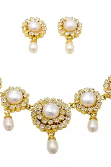 White pearl necklaces