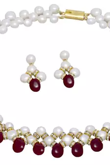 Multicolor pearl necklaces