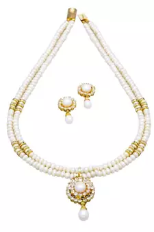 White pearl necklaces
