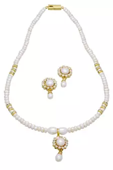 White pearl necklaces