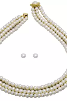 White pearl necklaces
