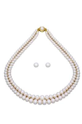 White pearl necklaces 1