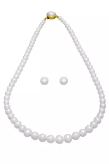 White pearl necklaces