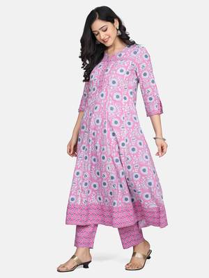 Purple Floral Printed Kurta With Pant And Dupatta 8