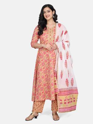 Yellow Floral Printed Kurta With Pant And Dupatta 5