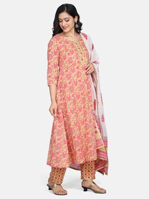 Yellow Floral Printed Kurta With Pant And Dupatta 7