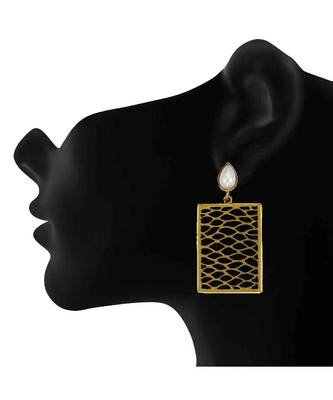 White kundan Yellow Gold Alloy   Pair of Earring 2
