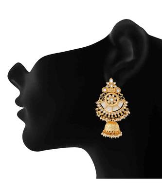 White kundan Yellow Gold Alloy   Pair of Earring 2
