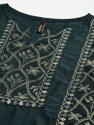 Green printed art silk kurtas-and-kurtis 4