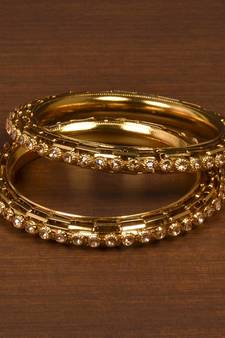 Gold Plated Zircon Stone Embellished Glossy Antique Look Bangles BD513