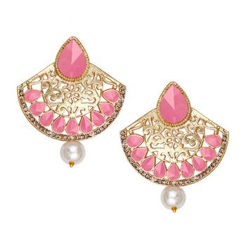 Pink pearl earrings 1