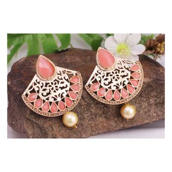 Pink pearl earrings 3
