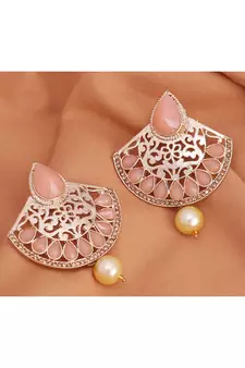 Pink pearl earrings