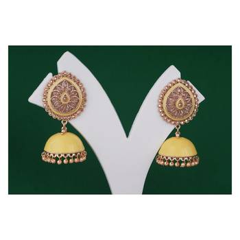 Yellow pearl earrings 2