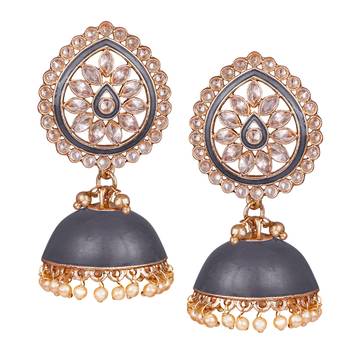 Grey pearl earrings 1