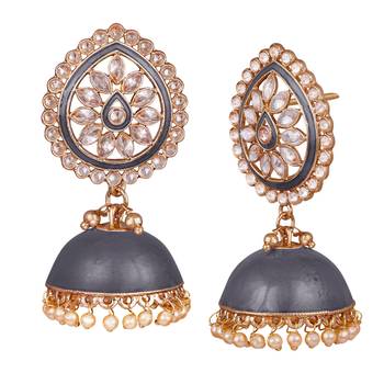 Grey pearl earrings 3