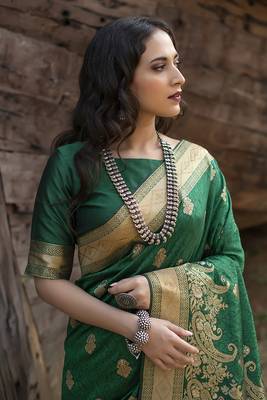 Green woven banarasi saree with blouse 3