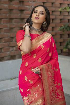 Pink woven banarasi saree with blouse 3