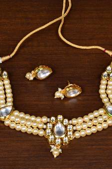 Pearl and Kundan Multilayer Choker FNN213
