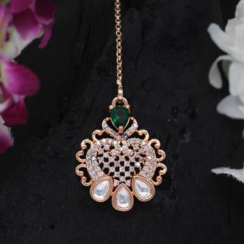 Green maang-tikka 2