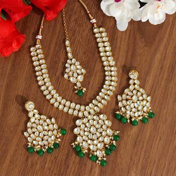 Green necklace-sets 1