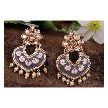 Grey pearl earrings 3