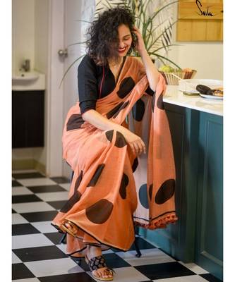 Peach Round White Printed Linen Saree With Printed Blouse 4