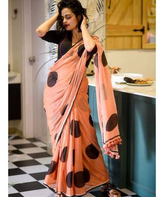 Peach Round White Printed Linen Saree With Printed Blouse 7
