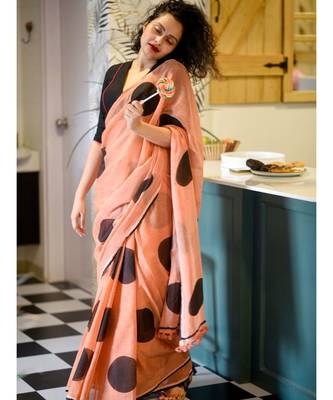 Peach Round White Printed Linen Saree With Printed Blouse 9