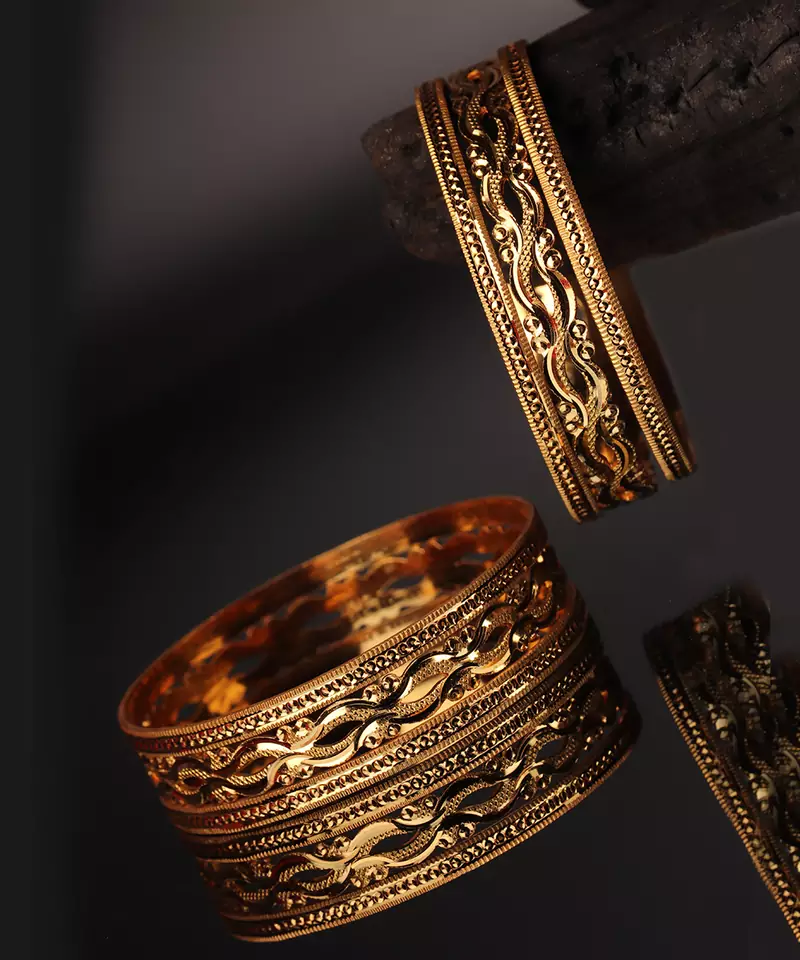 GOLD PLATED BANGLE SET OF 6