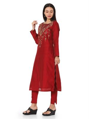 Maroon cotton embroidered stitched kurta with pant 3