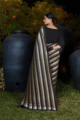 Black woven silk saree with blouse 3