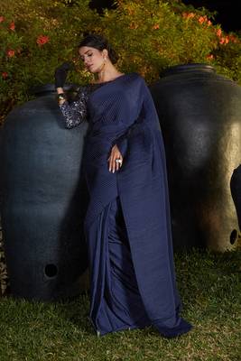 Navy blue woven silk saree with blouse 3