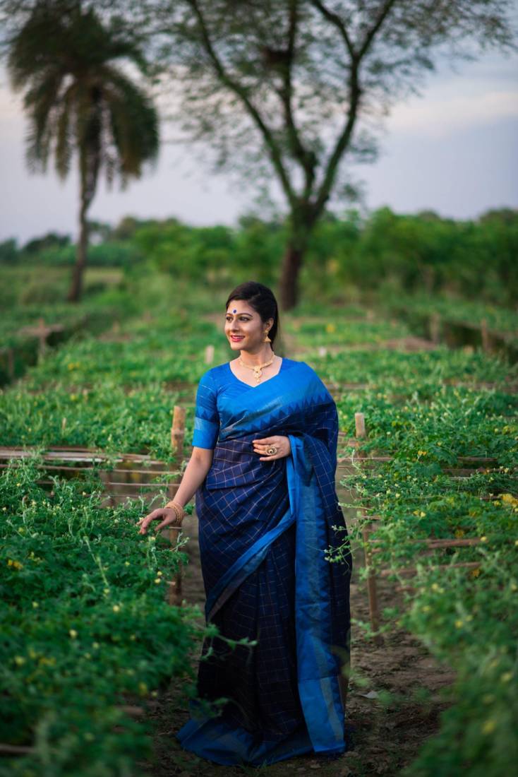Cream woven silk saree with blouse