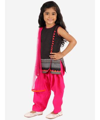 Girls potlis embellished Kurta Salwar and Dupatta set Black and Pink 2