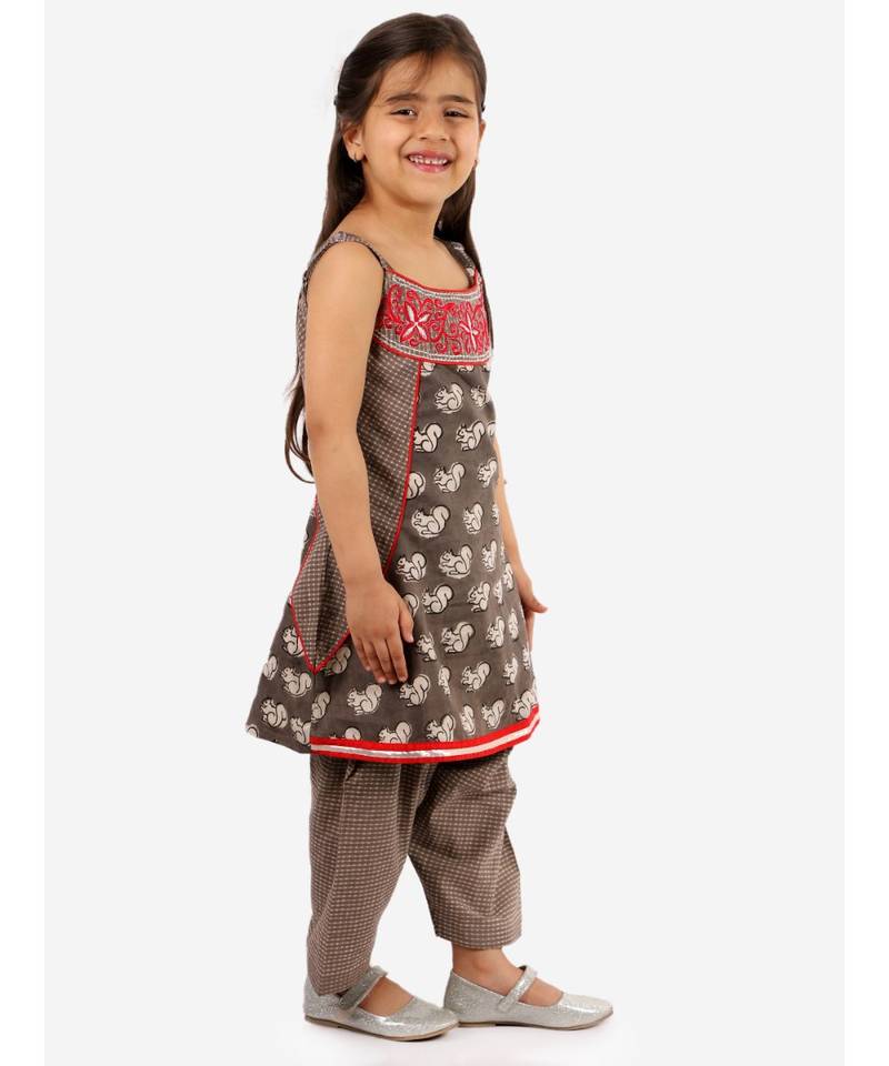 Checks And Squirrel Print Kurti With Patiala   Brown