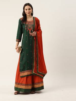 Women Green & Rust Foil Print Kurta with Skirt & Dupatta 2