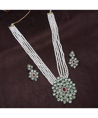 White beaded jewellery Yellow Gold Alloy   Necklacewith   Pair of Earrings 1