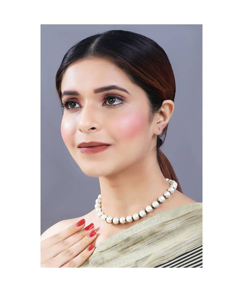 White beaded jewellery Yellow Gold Alloy   Necklace