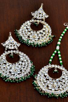 Emerald and Kundan Embellished Silver Plated Tikka MT152