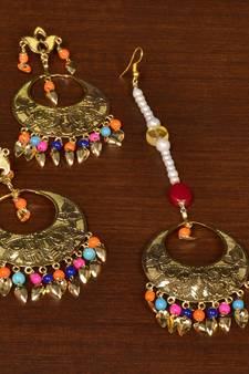 Gold Plated Designer Light Weight Danglers with Tikka MT171