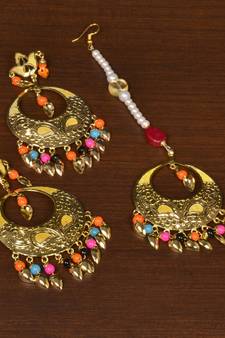 Gold Plated Designer Light Weight Danglers with Tikka MT172