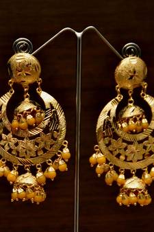 Gold Plated Yellow Beaded Dangler Earrings Tikka Set MT196