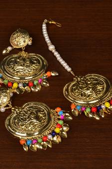 Gold Plated Beaded and Leaf Worked Earrings Tikka MT200