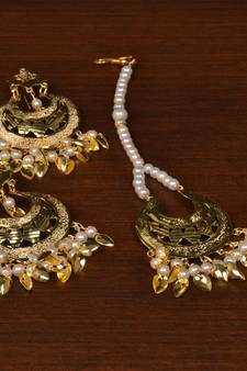 Gold Plated Beaded and Leaf Worked Earrings Tikka MT201