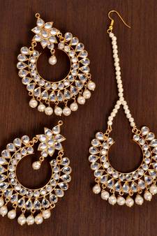 Pearl and Kundan Embellished Earrings Tikka Set MT133