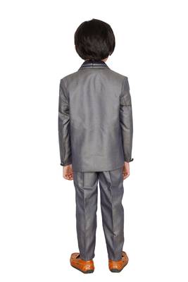 DKGF Boys 4-Piece Suit 2