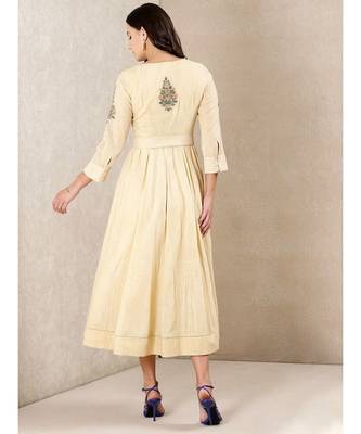 White cotton Embroidered stitched   dress WITH   belt 4