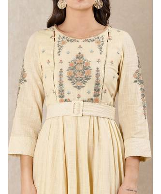 White cotton Embroidered stitched   dress WITH   belt 5
