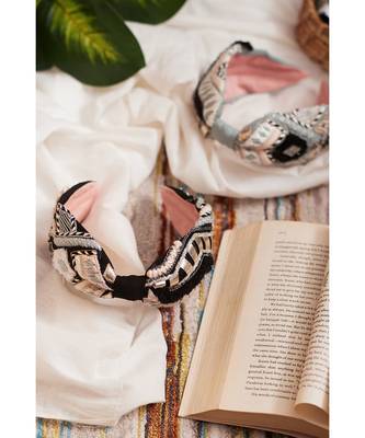 Joey & Pooh X Payal Singhal Tamara Black Headband 1